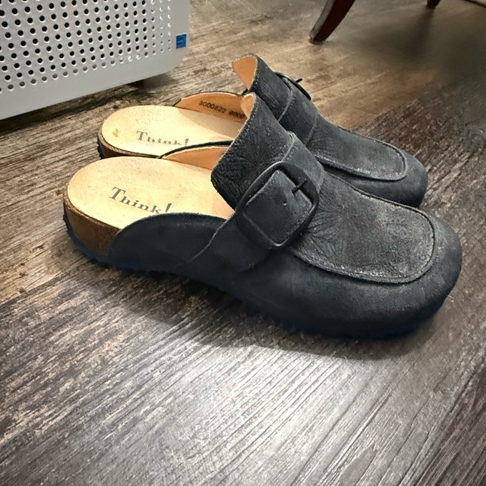 Think! Women’s Blue clogs
